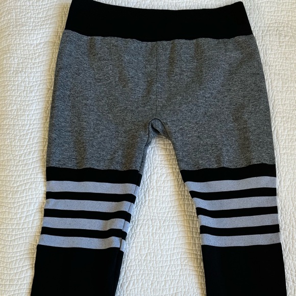 A AGROSTE Seamless Workout Leggings for Women Scrunch Butt Lifting Leggings MED - Picture 3 of 4